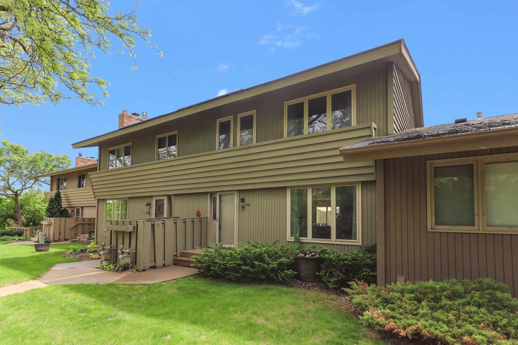 9 Web Or Mls 166 Windsor Ln 02