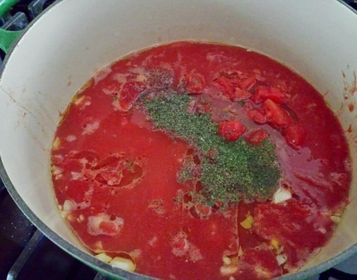 Tomato sauce ingredients