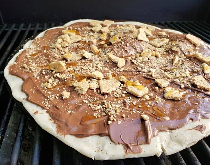 Drizzle honey on smores pizza