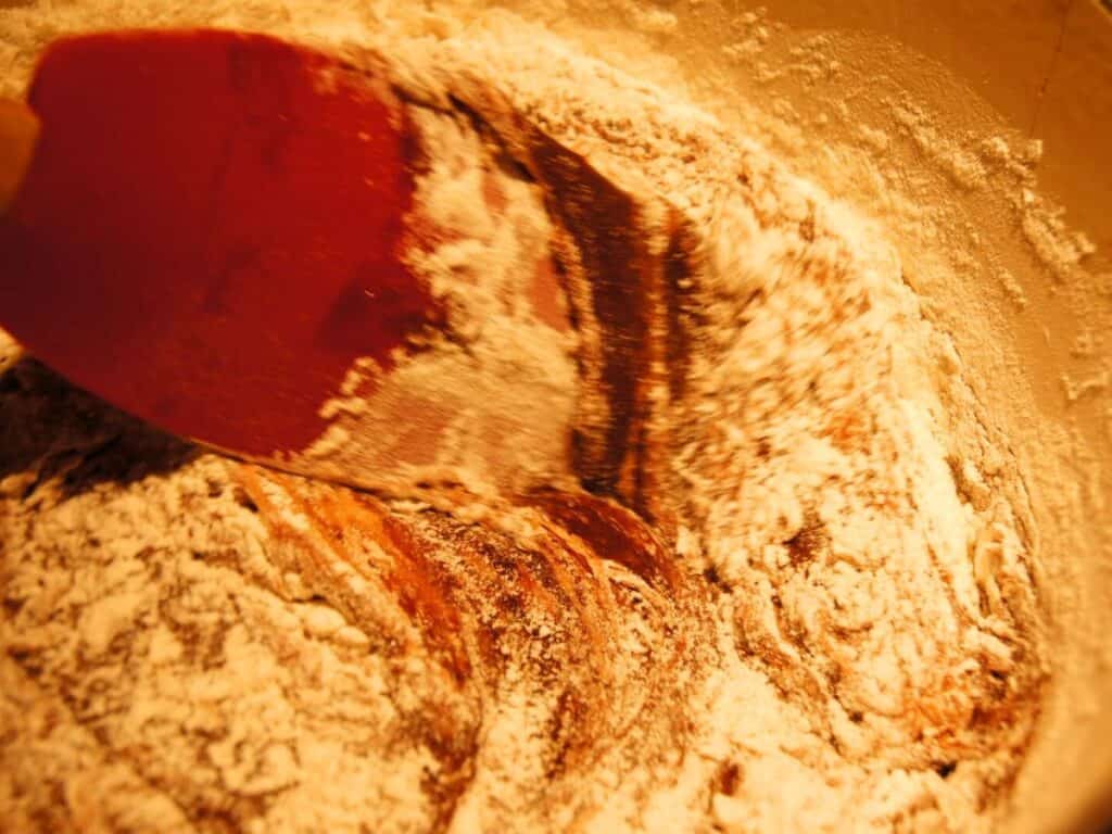 ;Image shows flour added to the mixture.