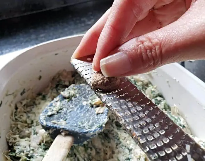 Grate nutmeg