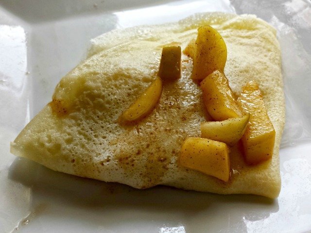 Cinnamon apple crepes