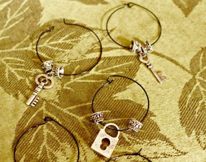 How to make wine charms