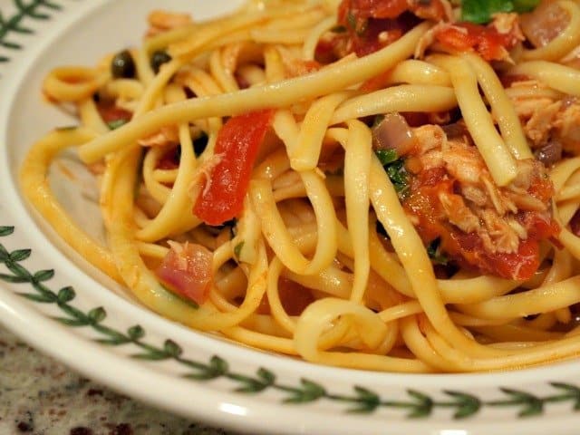 Tuna tomato pasta closeup