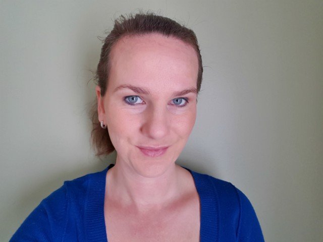 Quick and Simple high ponytail can be slimming