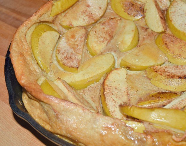 Delicious apple puff pancake recipe