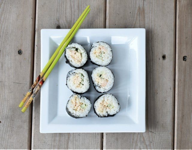 Perfect and easy homemade spicy tuna rolls sushi