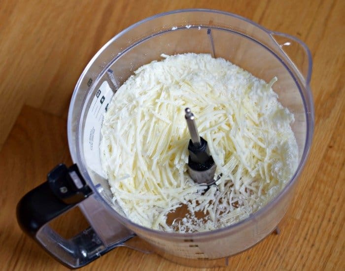 Simple Pasta dinner ready in 15 minutes with this simple cacio e pepe recipe