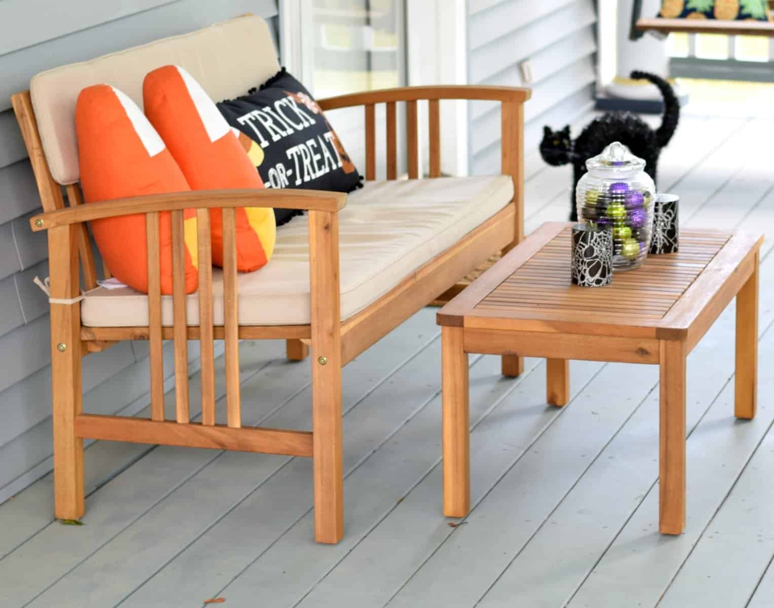 Perfect inexpensive Halloween front porch decor ideas