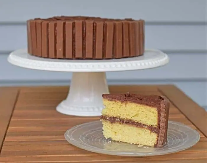 Slice of kit kat cake