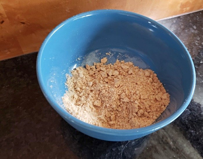 Graham cracker crumbs