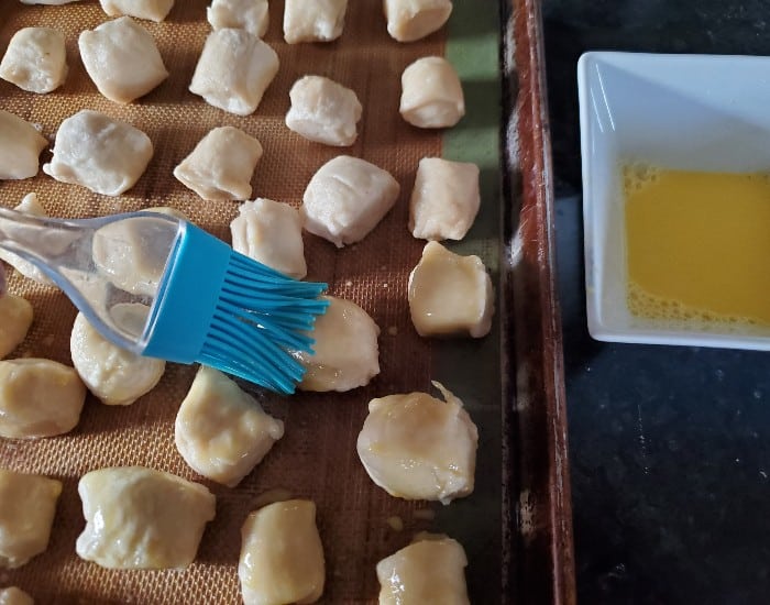 Brush with egg yolk