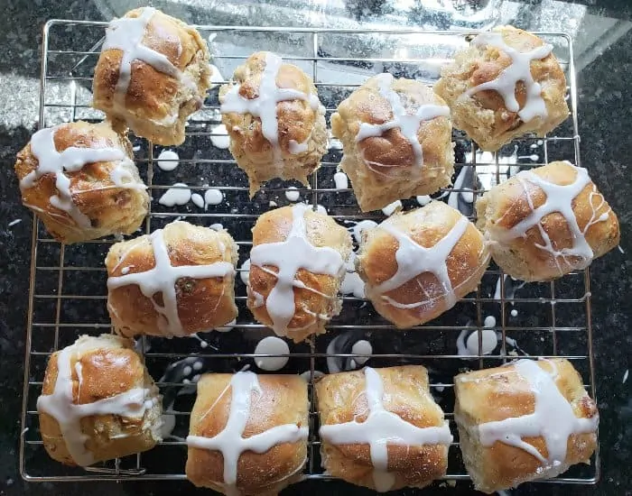 Frosted hot cross buns