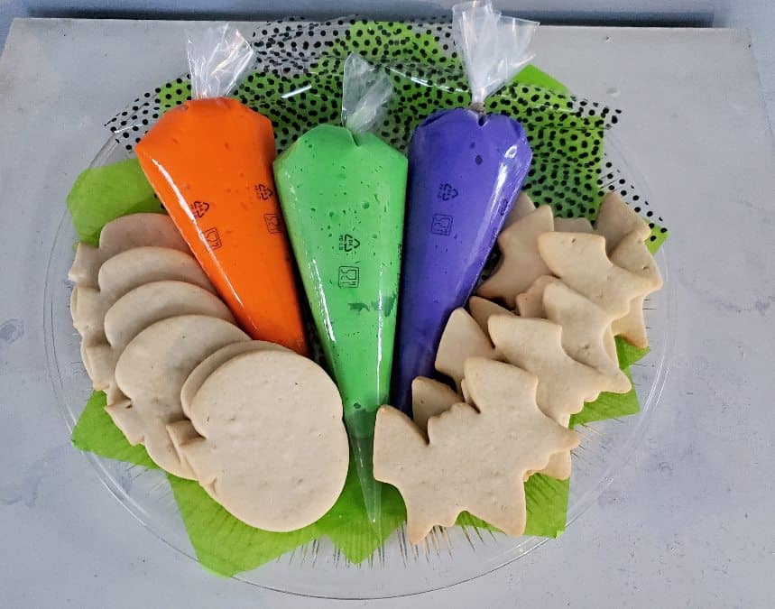 Halloween cookies to decorate with icing tubes