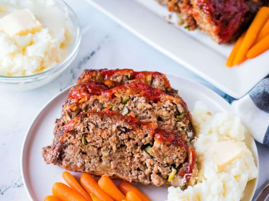 Image shows cracker barrel meatloaf recipe.