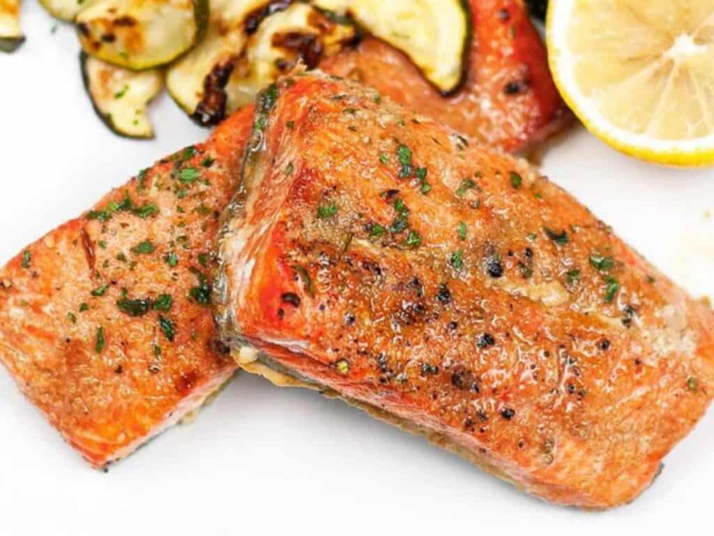 Image shows air fryer honey garlic salmon recipe.