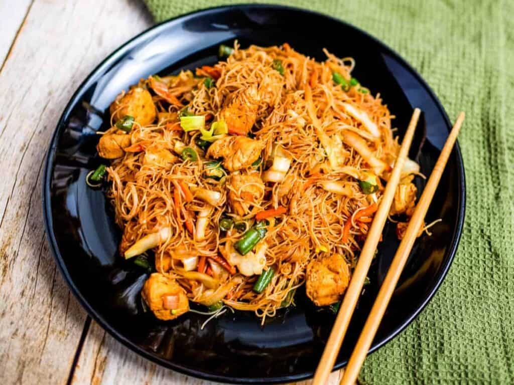 Image shows irresistible pancit bihon.
