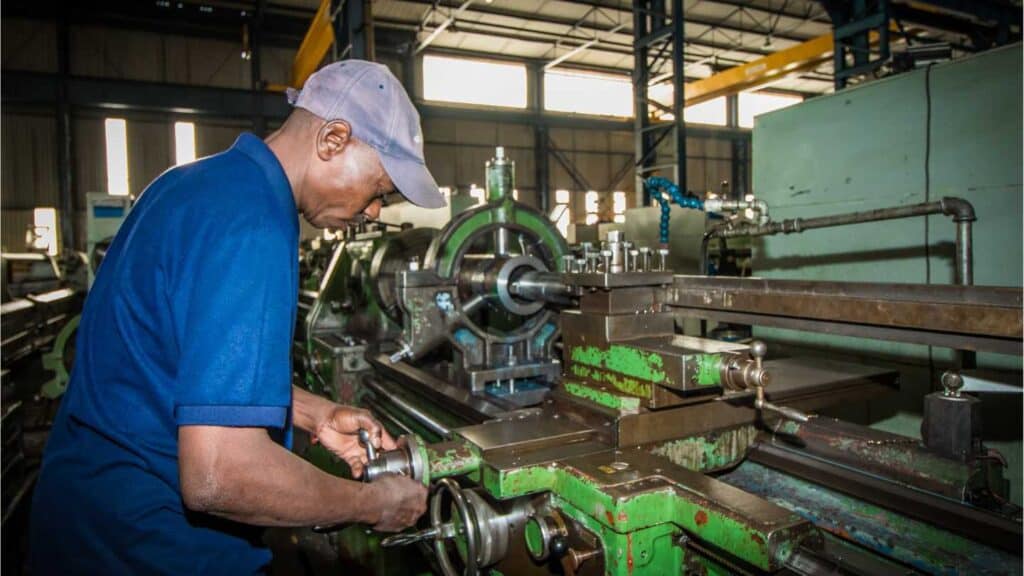 Differences Between Boring, Drilling, and Deep Hole Drilling - Featured Image