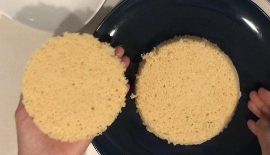 sliced spongecake