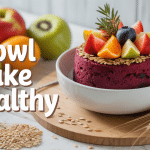 bowl cake healthy aux fruits et graines dans bol blanc