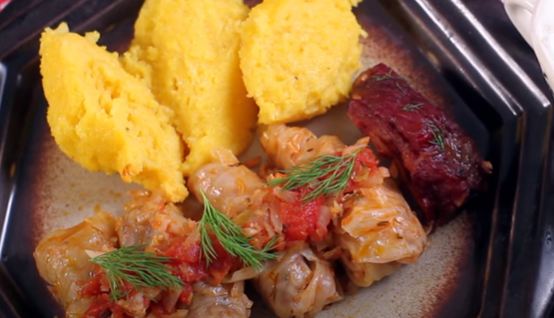 Sarmale - Romanian Cabbage Rolls Recipe