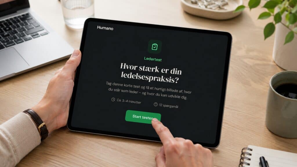 Følgere af ledelsespraksis test på digital tablet med Humano app.