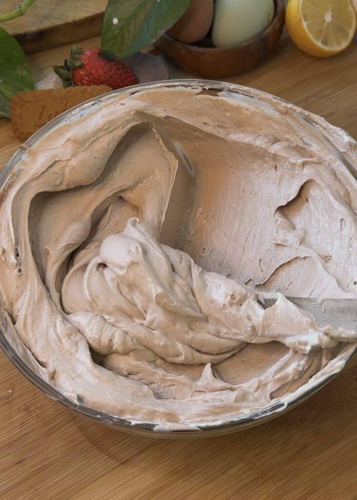 Smooth cream cheese filling for no-bake Nutella cheesecake.