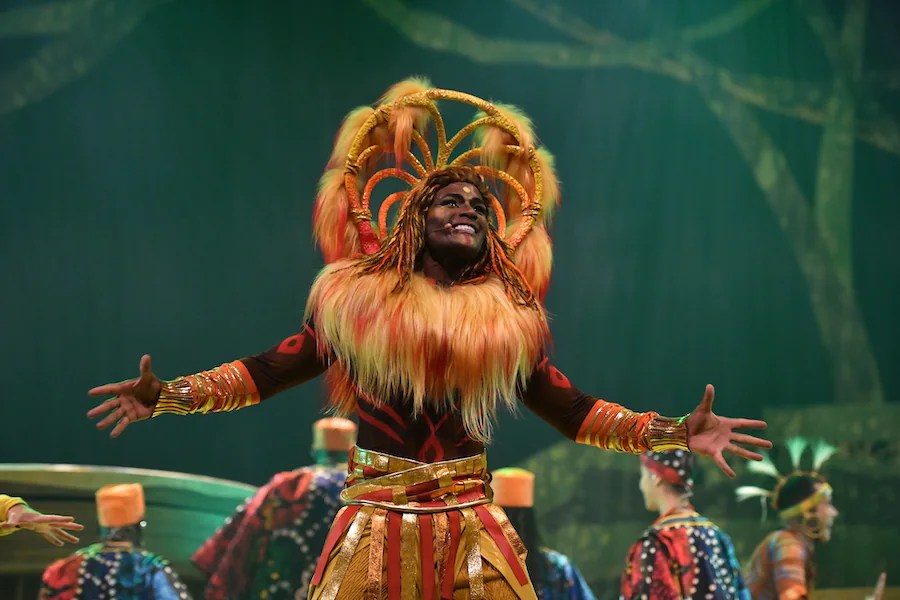 Disneyland Paris shows not to miss 4 Disneyland Paris shows not to miss 4