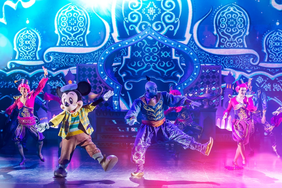 Disneyland Paris shows not to miss 10 Disneyland Paris shows not to miss 10