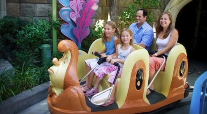 24974CCE 0580 433E BA52 93A2781145FB 24974CCE 0580 433E BA52 93A2781145FB