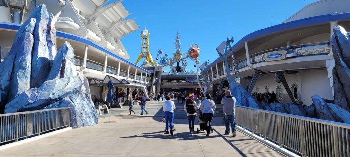 TRON-Popup-1 Stitch's great escape