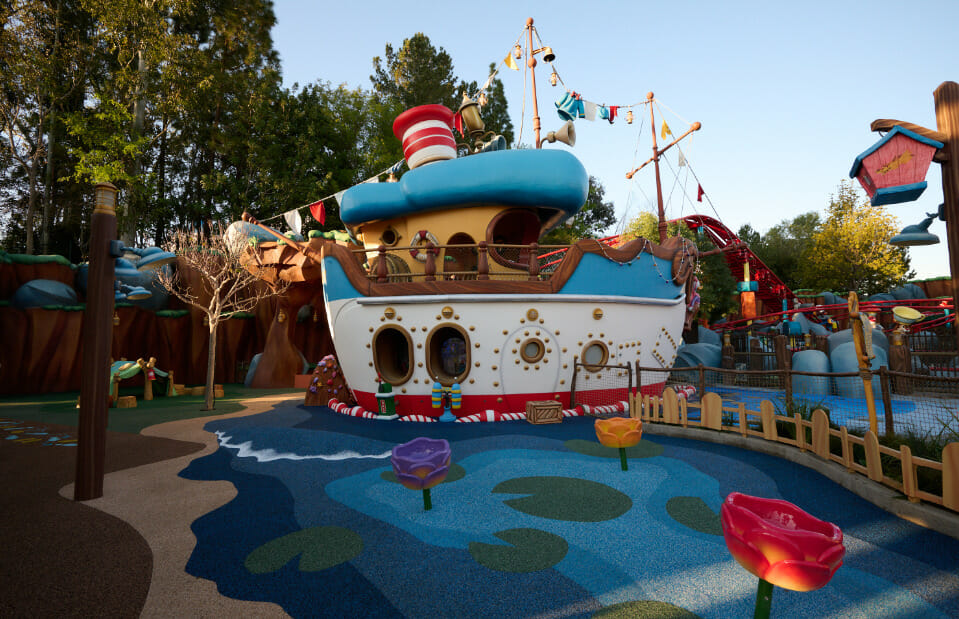 Reimagined Mickey's Toontown Reopens in Disneyland! 5 donalds
