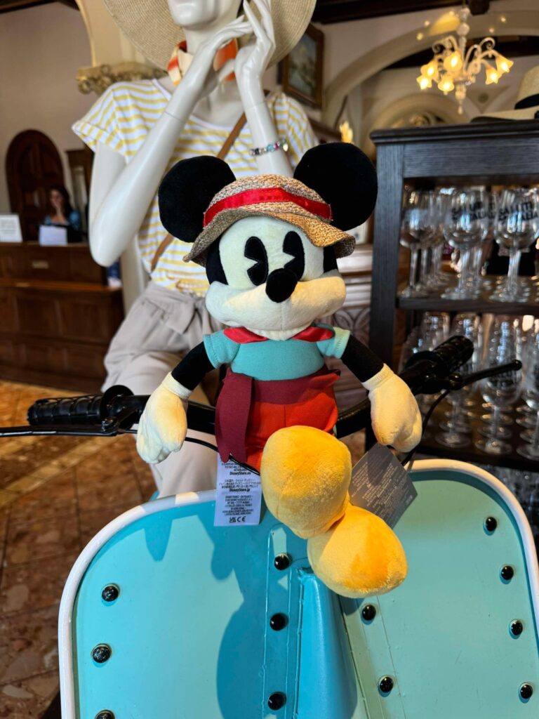 Mickey and Minnie Italy Pavilion Collection