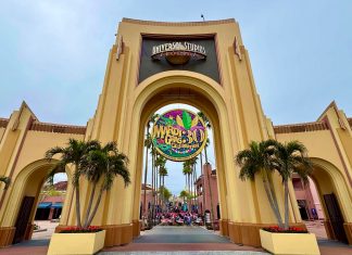 Mardi Gras at Universal Orlando Resort 1