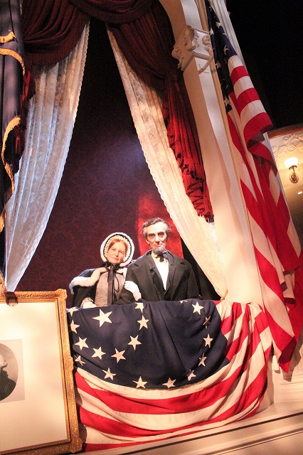 President Abraham Lincoln and Mary at the Ford's Theater.