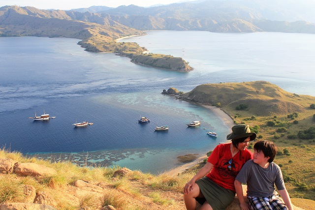 Island Hopping Flores Day 2 - Gili Lawa Island - mom & son - Two Worlds Treasures