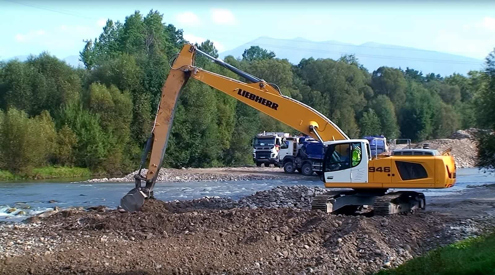 Bella River Destruction onstruction-21713.JPG - European Wilderness Society  - CC NonCommercial-NoDerivates 4.0 International