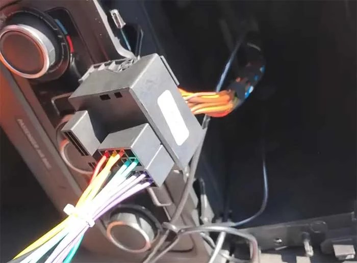 CAN-B Autoradio Adapter für sichere Fahrzeug-Integration, einfache Installation, hochwertiges Material.