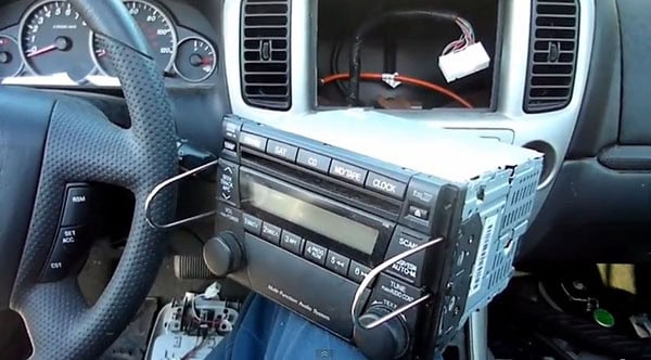 Autoradio Adapter mit CAN-B Schnittstelle im Auto, Fahrzeugtechnik, Einbau, Diagnose.