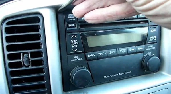 Autoradio Adapter CAN-B, einfache Installation, kompatibel mit verschiedenen Fahrzeugen, verbessert die Audiofunktion.
