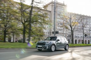 5- P90408933_highRes_mini-cooper-s-countr