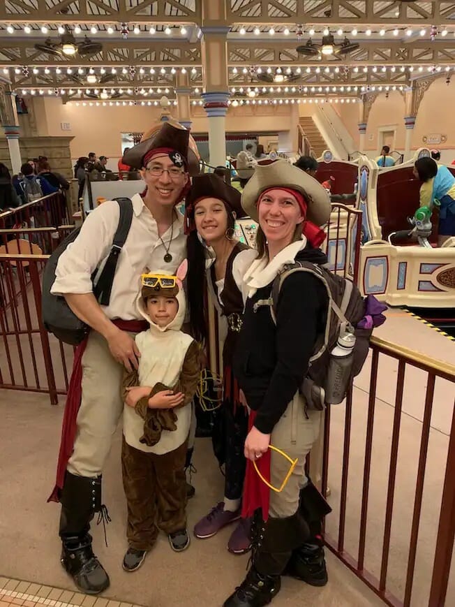Tips And Tricks For Halloween Costumes At Disney Halloween Parties! 4 Halloween Costumes