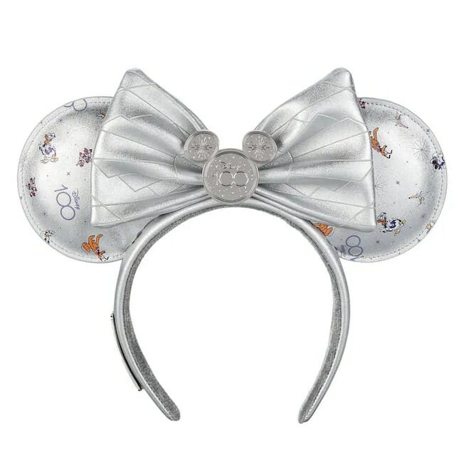 Mother's Day Disney Gift Guide To Treat The Queen Of The Family! 4 Mother's Day Disney Gift Guide