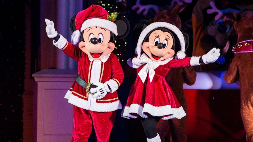 Why Christmas Time Is Our Favorite Time At Disney World! 2 Christmas Time