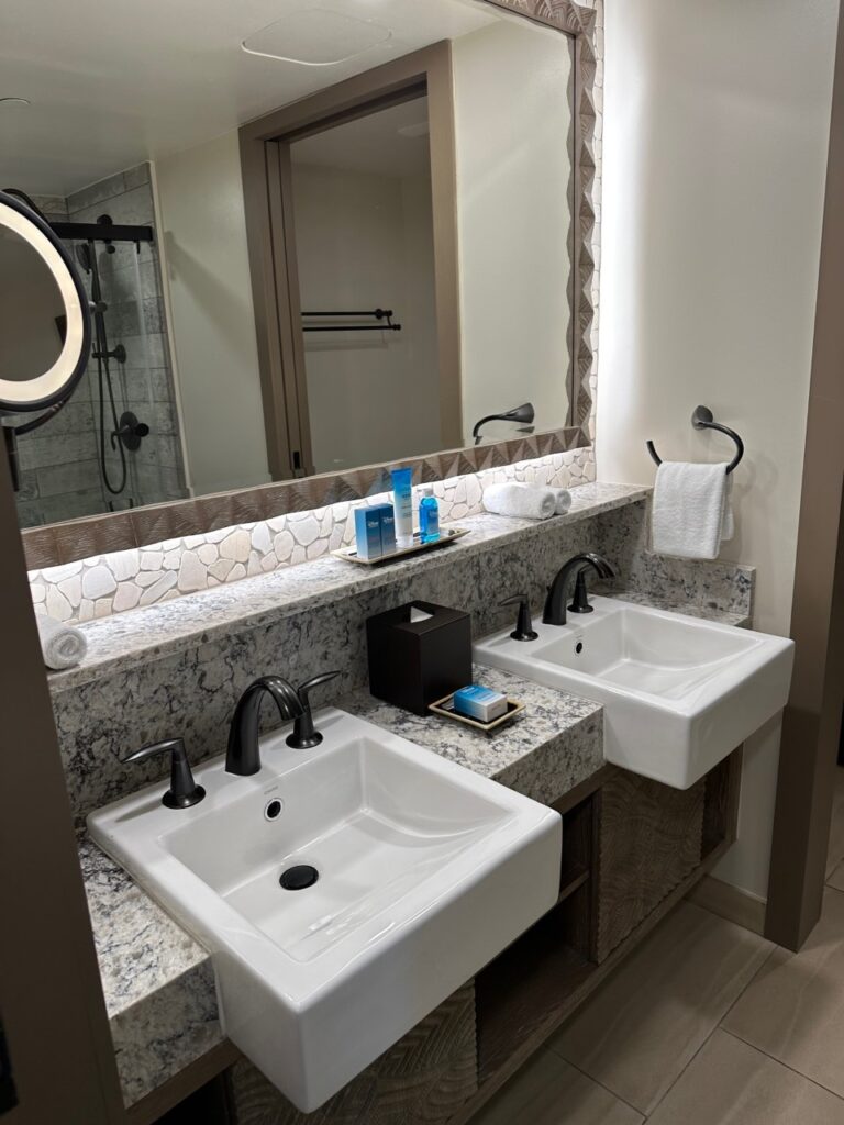 Guide to Staying at Disney's Polynesian Village Resort 2 poly bath