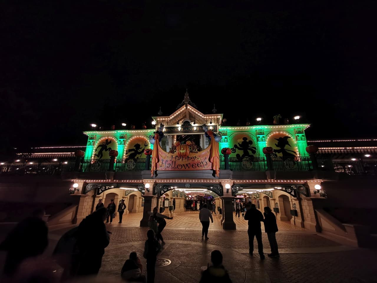 Nachts im Disneyland