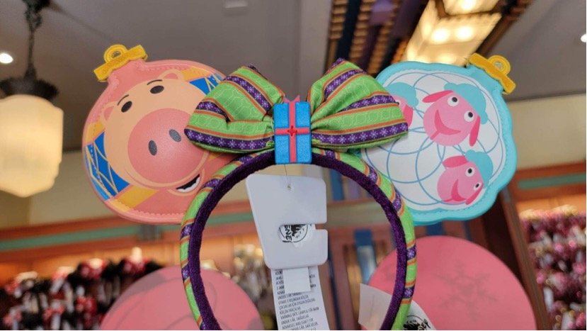 Newest Minnie Ears Spotted At Walt Disney World! 4 Minnie Ears