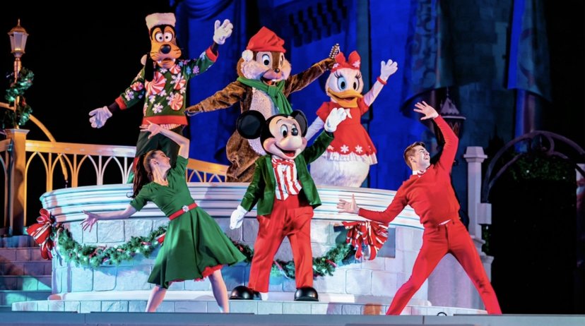 Why Christmas Time Is Our Favorite Time At Disney World! 6 Christmas Time