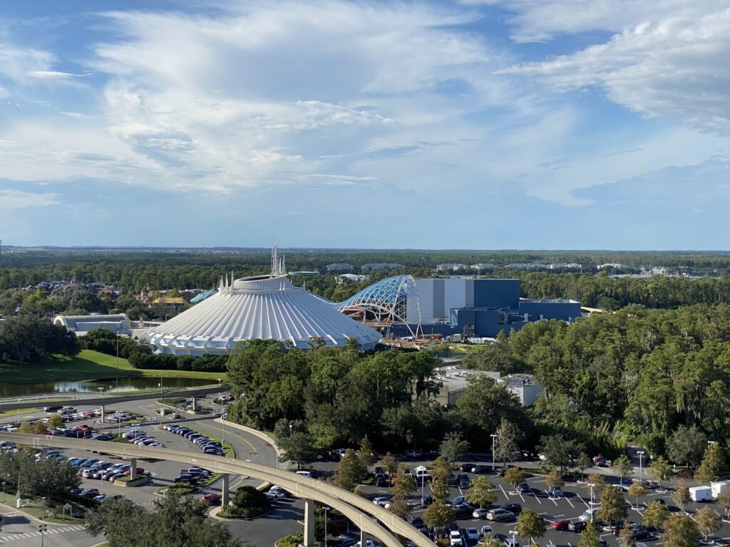 Five Reasons We Love The Contemporary Resort 10 Cali View
