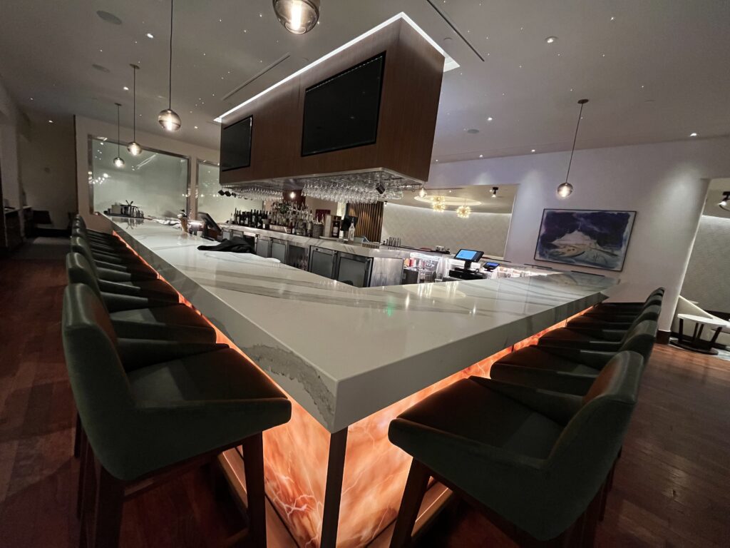 Five Reasons We Love The Contemporary Resort 4 Steakhouse bar